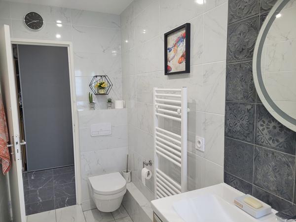 ROCHEFORT secteur gare maison en parfait état de plain pied  avec jardin clos de 367 m² - Garage