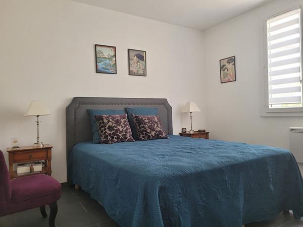 ROCHEFORT secteur gare maison en parfait état de plain pied  avec jardin clos de 367 m² - Garage