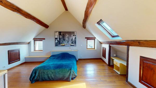 Charmant Corps de ferme avec Grand Terrain Agricole