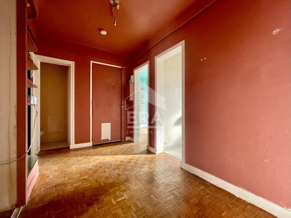 Quartier Croix-Bosset : lumineux 57 m² avec double balcon, vue dégagée et fort potentiel