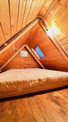 Coup de coeur au Cap de la Chèvre : Une Perle Rare au Cœur d'un hameau