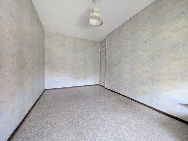 Vente                                                      Appartement
                        
                     3 pièces                      67 m2                     à Fos-sur-Mer