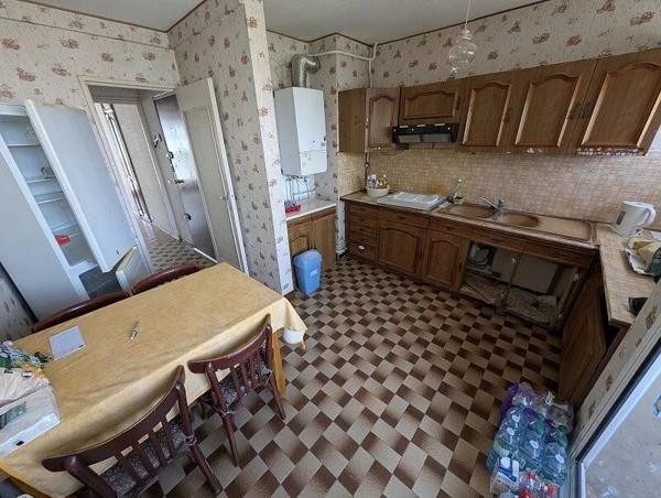 Vente                                                      Appartement
                        
                     3 pièces                      67 m2                     à Fos-sur-Mer