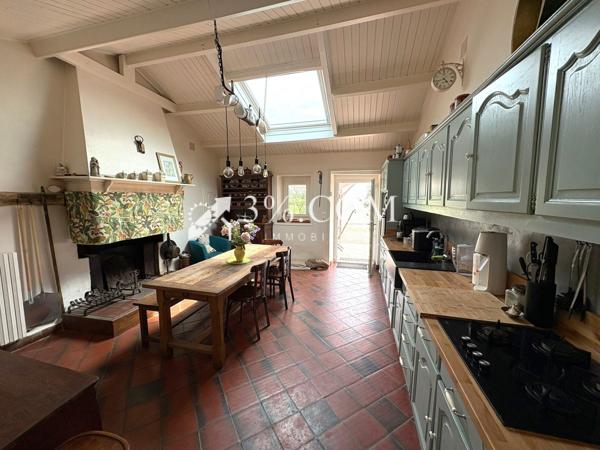 Maison
                                                                                                                                                                                                                                                                                                                        4 pièce(s)                                                                                                                                                                                                          2 chambre(s)                                                                                                                                                                                                          154  m²