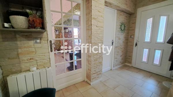 Maison
         5 pièces
        - 117 m² Exclusivité 350 000 € *