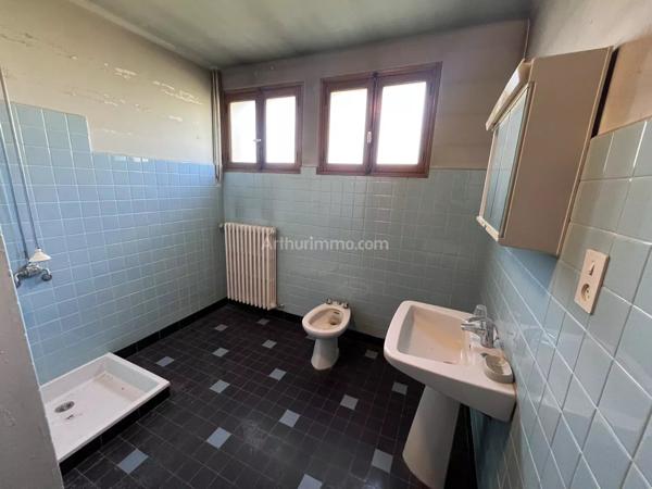 Vente                                                      Maison
                        
                     10 pièces                      230 m2                     à Porte-de-Savoie