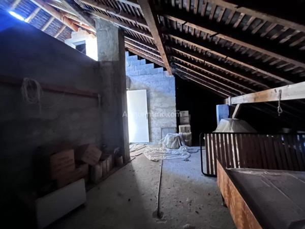 Vente                                                      Maison
                        
                     10 pièces                      230 m2                     à Porte-de-Savoie