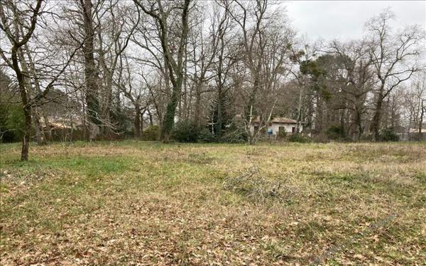 Terrain à vendre |  Léognan |  836 m²