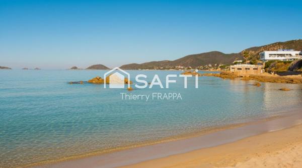 Suite contemporaine sur la Route des Sanguinaires : lumière, design et horizon bleu