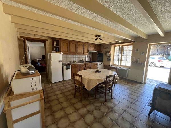 MAISON DE VILLAGE AVEC 2 GARAGES
