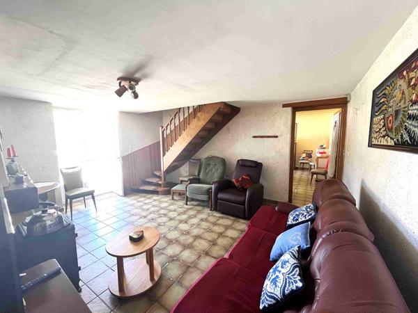 MAISON DE VILLAGE AVEC 2 GARAGES
