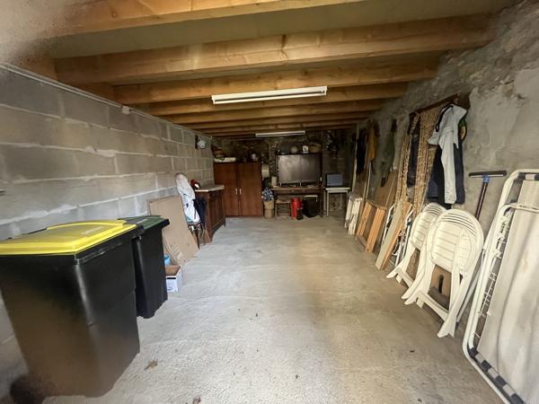 MAISON DE VILLAGE AVEC 2 GARAGES