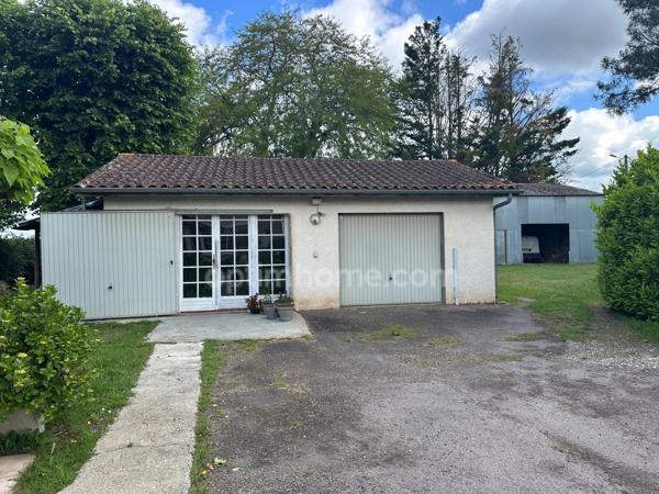 VILLA de type Landaise, 157 M2 Habitables , 2 garages, hangar 13X8 et jardin 3500 M2 avec forage