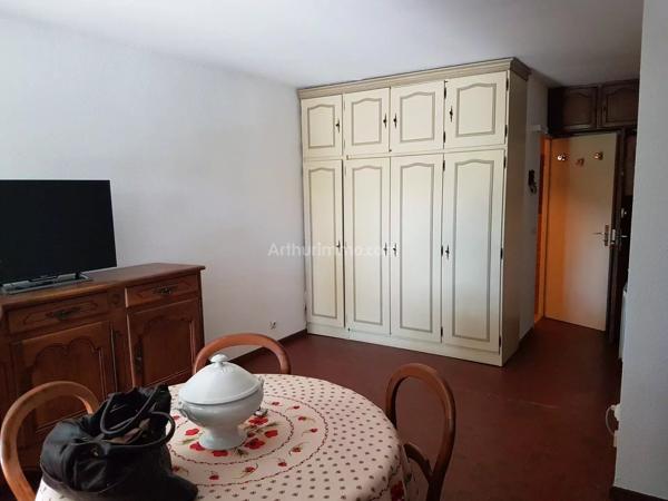 Vente                                                      Appartement
                        
                     3 pièces                      42 m2                     à Sainte-Maxime
