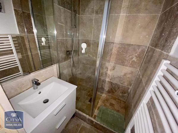 Appartement à louer 2 pièces 33.01m² Toulon (83000)