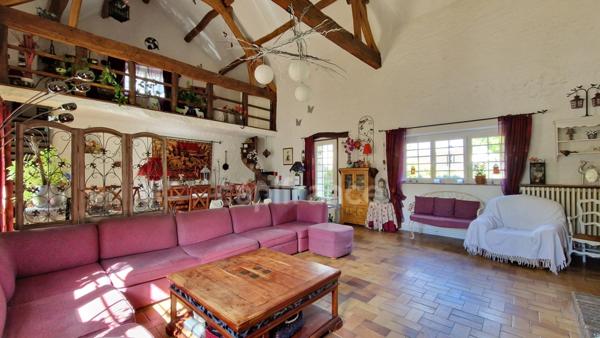 Dpt Essonne (91), à vendre proche de Méréville propriété 8 pièces avec maisonnette, jardin clos, cave et garage