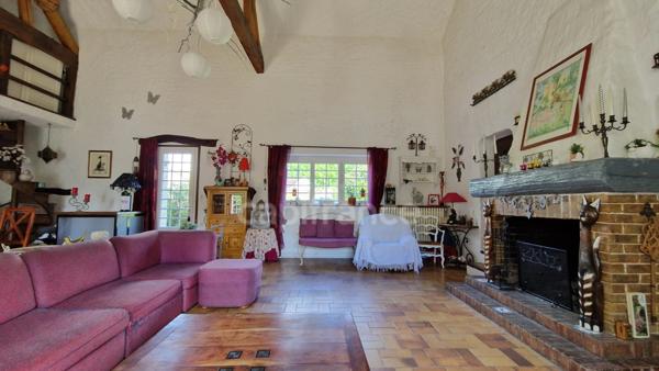 Dpt Essonne (91), à vendre proche de Méréville propriété 8 pièces avec maisonnette, jardin clos, cave et garage