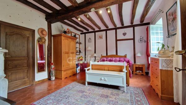 Dpt Essonne (91), à vendre proche de Méréville propriété 8 pièces avec maisonnette, jardin clos, cave et garage