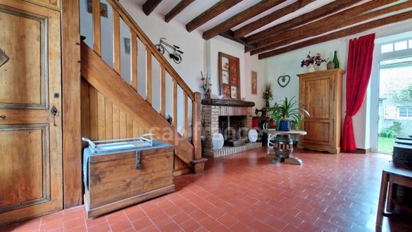 Dpt Essonne (91), à vendre proche de Méréville propriété 8 pièces avec maisonnette, jardin clos, cave et garage