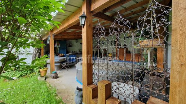 Dpt Essonne (91), à vendre proche de Méréville propriété 8 pièces avec maisonnette, jardin clos, cave et garage