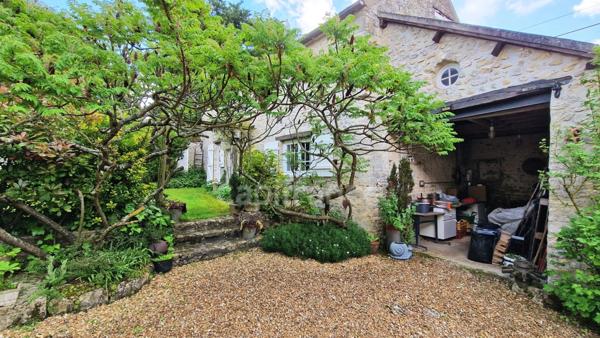 Dpt Essonne (91), à vendre proche de Méréville propriété 8 pièces avec maisonnette, jardin clos, cave et garage