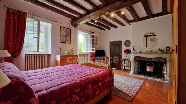 Dpt Essonne (91), à vendre proche de Méréville propriété 8 pièces avec maisonnette, jardin clos, cave et garage