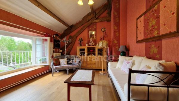 Dpt Essonne (91), à vendre proche de Méréville propriété 8 pièces avec maisonnette, jardin clos, cave et garage