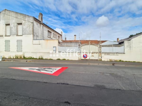 Maison
         7 pièces
        - 211 m² Exclusivité 314 900 € *