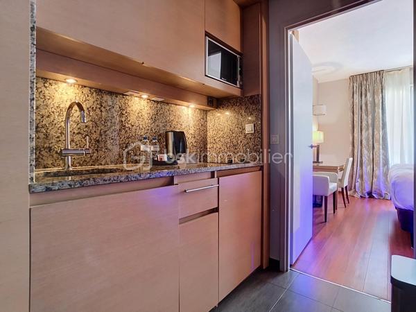 *** STUDIO - SPECIAL INVESTISSEUR - RESIDENCE RELAIS SPA VAL D'EUROPE ***

à Chessy, à seulement quelques minutes à pied des parcs Disneyland Paris, du centre commercial Val d'Europe et à quelques minutes à pied de la gare RER A Val d'Europe (accès direct à Paris), je vous propose cet appartement type studio, au sein d'une résidence de tourisme.
Appartement type studio de 23 m² meublé et équipé / tout confort.

Que le bien soit occupé ou non vous percevrez vos loyers dès l'acquisition : produit idéal grâce à une rentabilité sécurisée par des loyers stables.
Exonération d'impôt sur vos revenus locatifs.

• Loyers annuels HT perçus en 2025 : 5 355 €

• Gestionnaire : Réside Etudes

L'établissement Relais Spa Val d'Europe propose une offre de services complète : accueil, espace bien-être avec spa et piscine intérieure, salle de fitness, petit-déjeuner, restaurant, Wi-Fi, parking et services hôteliers.

Vous désirez en savoir plus ?

Contactez-moi pour programmer une visite !
07 67 58 87 50