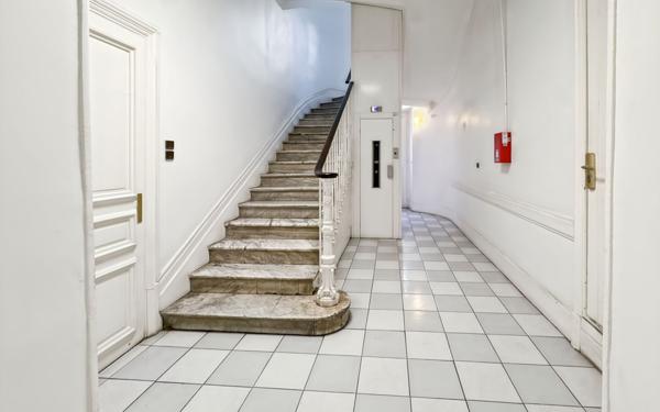 Appartement à vendre    4 pièces • 84,28 m2 Antibes