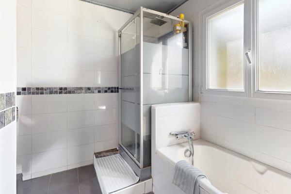 Septèmes-les-Vallons (13240) Maison T4 130m2 + T2 de 57m2 indépendant sur un terrain de 980m2