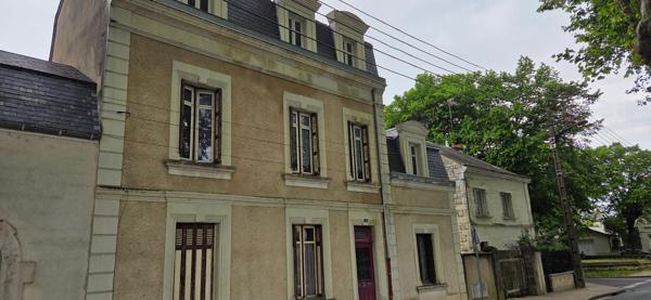 Belle maison de ville; secteur calme et agréable.