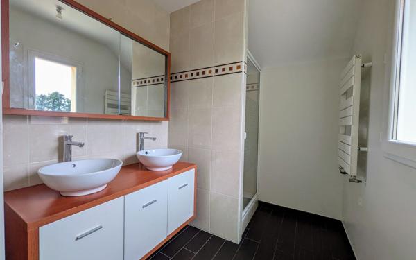 Maison à vendre    6 pièces •  Carquefou