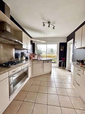 Maison 4 pièce(s) 3 chambre(s) 110 m²