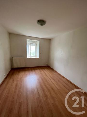 Appartement F3 à vendre  4 pièces - 77 m2 VIC SUR CERE - 15