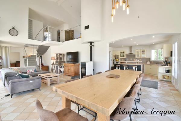 Villa contemporaine avec piscine sur 3 hectares – Aux portes de Villeneuve-sur-Lot - Lot et Garonne