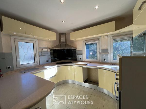 Appartement avec toit terrasse à réinventer