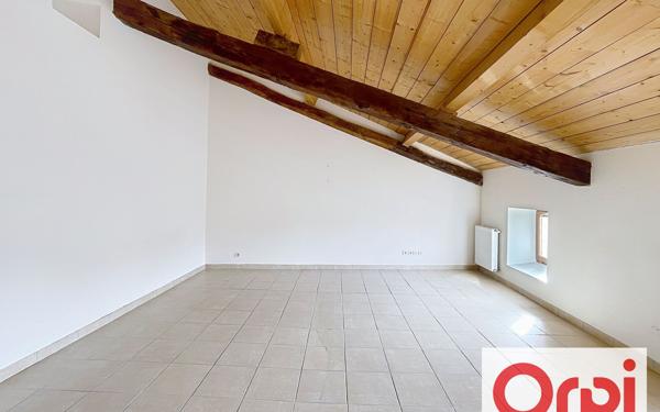 Immeuble à vendre    3 pièces • 151 m2 Saint-Donat-sur-l'Herbasse