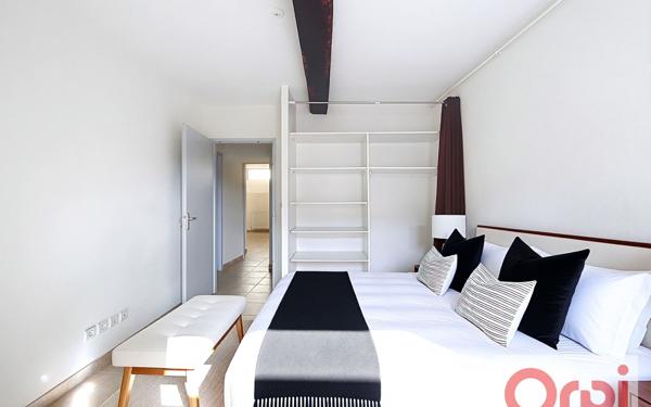 Immeuble à vendre    3 pièces • 151 m2 Saint-Donat-sur-l'Herbasse