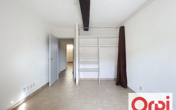 Immeuble à vendre    3 pièces • 151 m2 Saint-Donat-sur-l'Herbasse