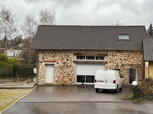 Local Commercial
         8 pièces
        - 250 m²