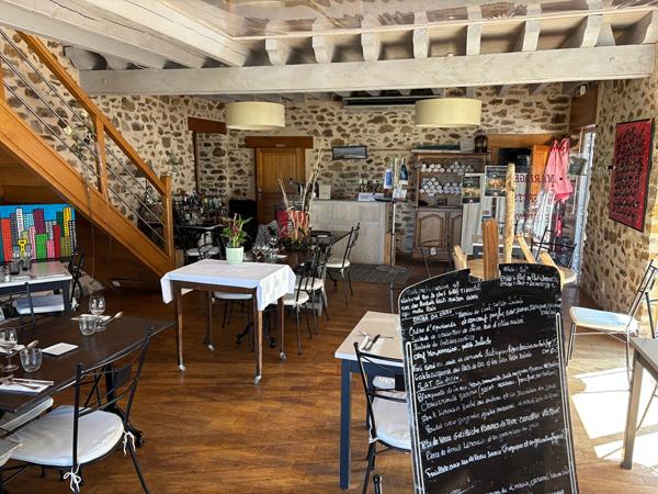 Local Commercial
         8 pièces
        - 250 m²