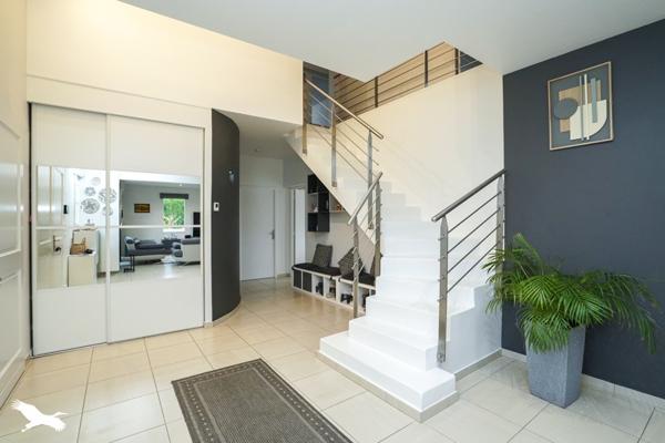 Maison à vendre |                                       Saint-Roch |                                        6 pièces  |  198 m²