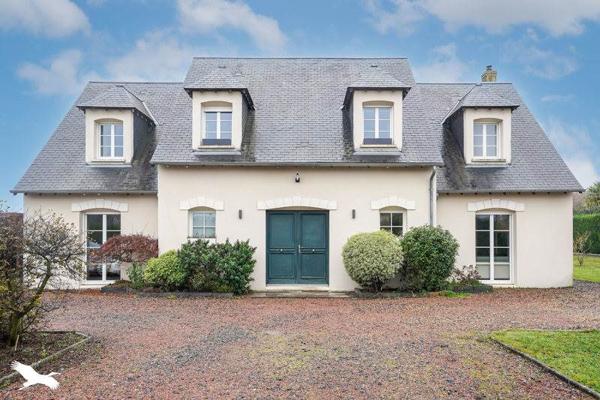 Maison à vendre |                                       Saint-Roch |                                        6 pièces  |  198 m²