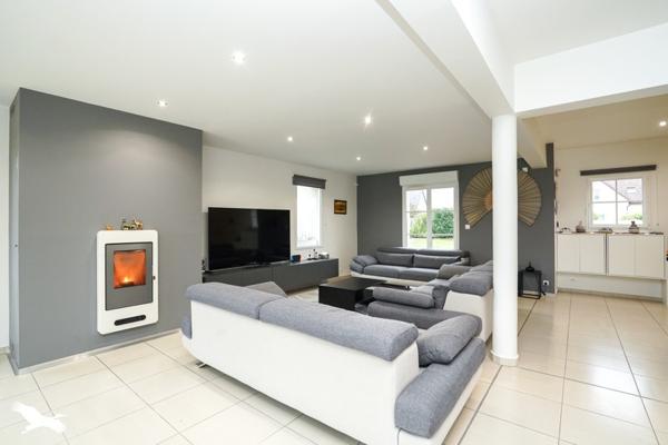 Maison à vendre |                                       Saint-Roch |                                        6 pièces  |  198 m²