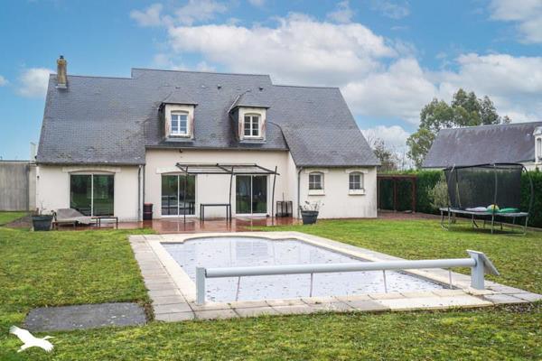 Maison à vendre |                                       Saint-Roch |                                        6 pièces  |  198 m²