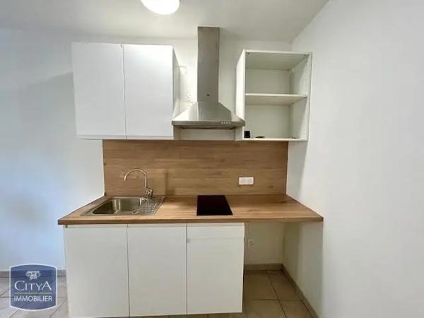 Appartement à louer 1 pièce 26.4m² Gardanne (13120)