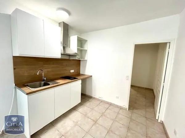 Appartement à louer 1 pièce 26.4m² Gardanne (13120)