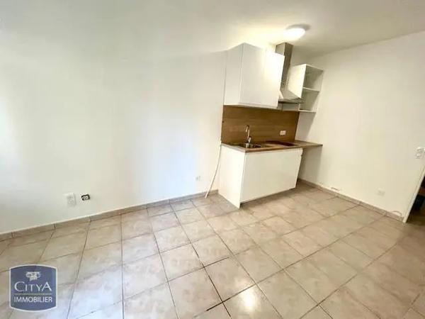 Appartement à louer 1 pièce 26.4m² Gardanne (13120)