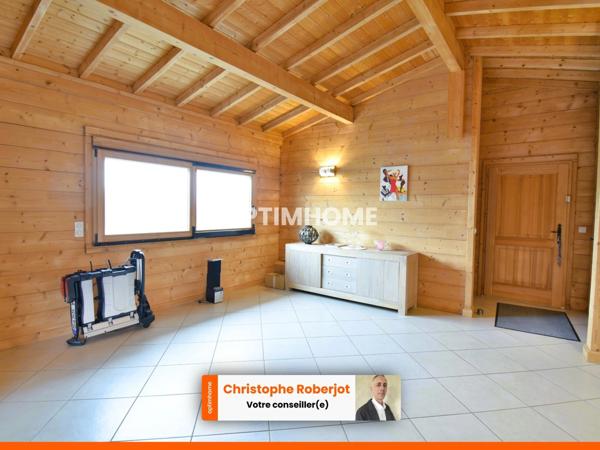 Inédit et rare sur le département: Maison de 220m2 en bois massif sur 2610m2 de terrain clos de murs